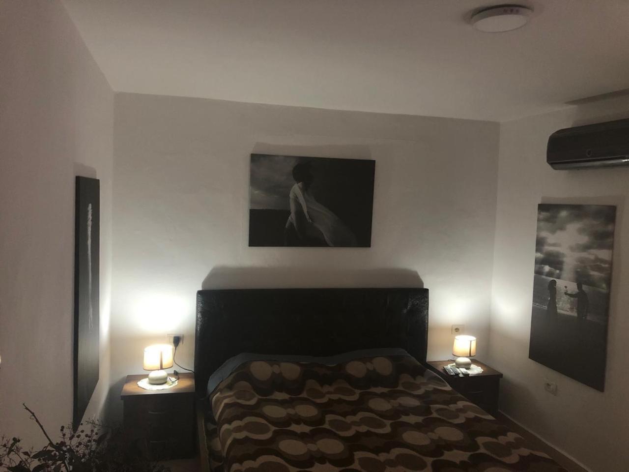 Relax & Chill Inn, In Center Of Appartement Tirana